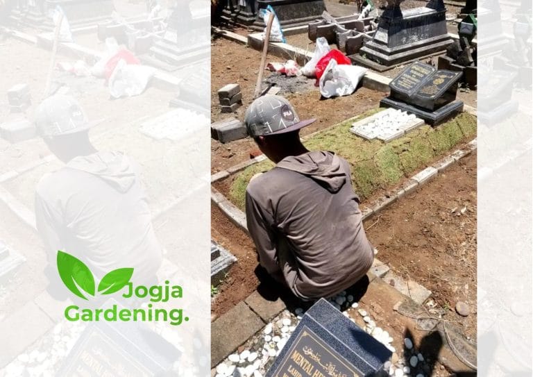 Hasil jadi pemasangan rumput makam Sewon. Sumber: doc pribadi