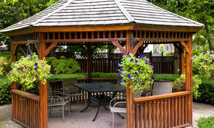 Perbedaan fungsi gazebo dan pergola, Sumber: kompas.com
