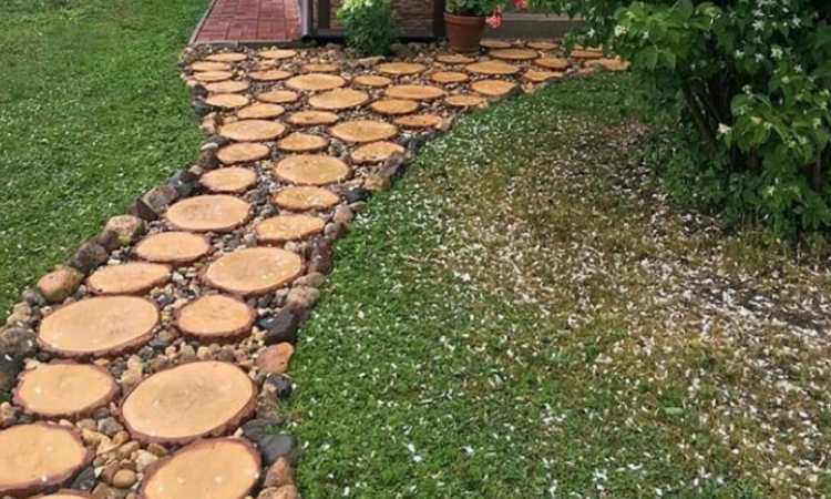 Jalan setapak kayu, Sumber: facebook.com