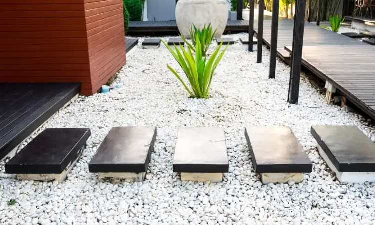Taman batu kerikil putih, Sumber: dekoruma.com