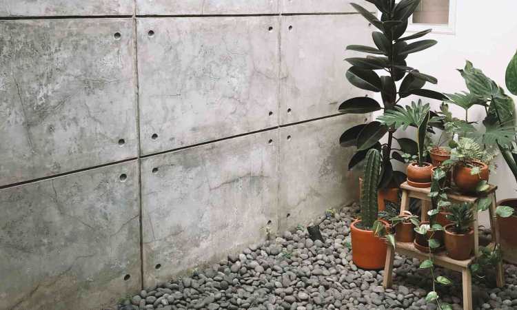 Taman dinding semen, Sumber: blkp.co.id